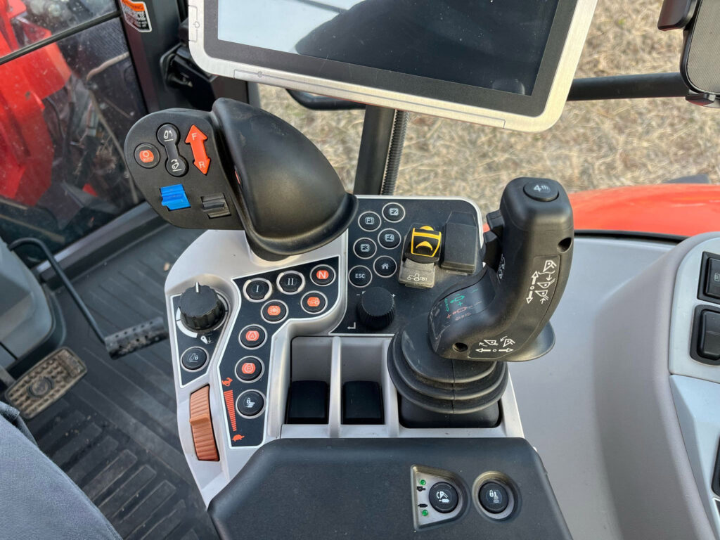 2018 Kubota M7